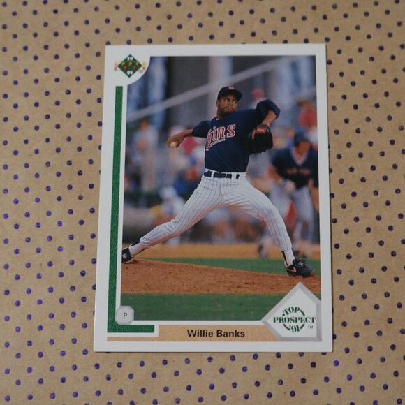 Willie Banks #74 Baseball Card - Picture 1 of 2